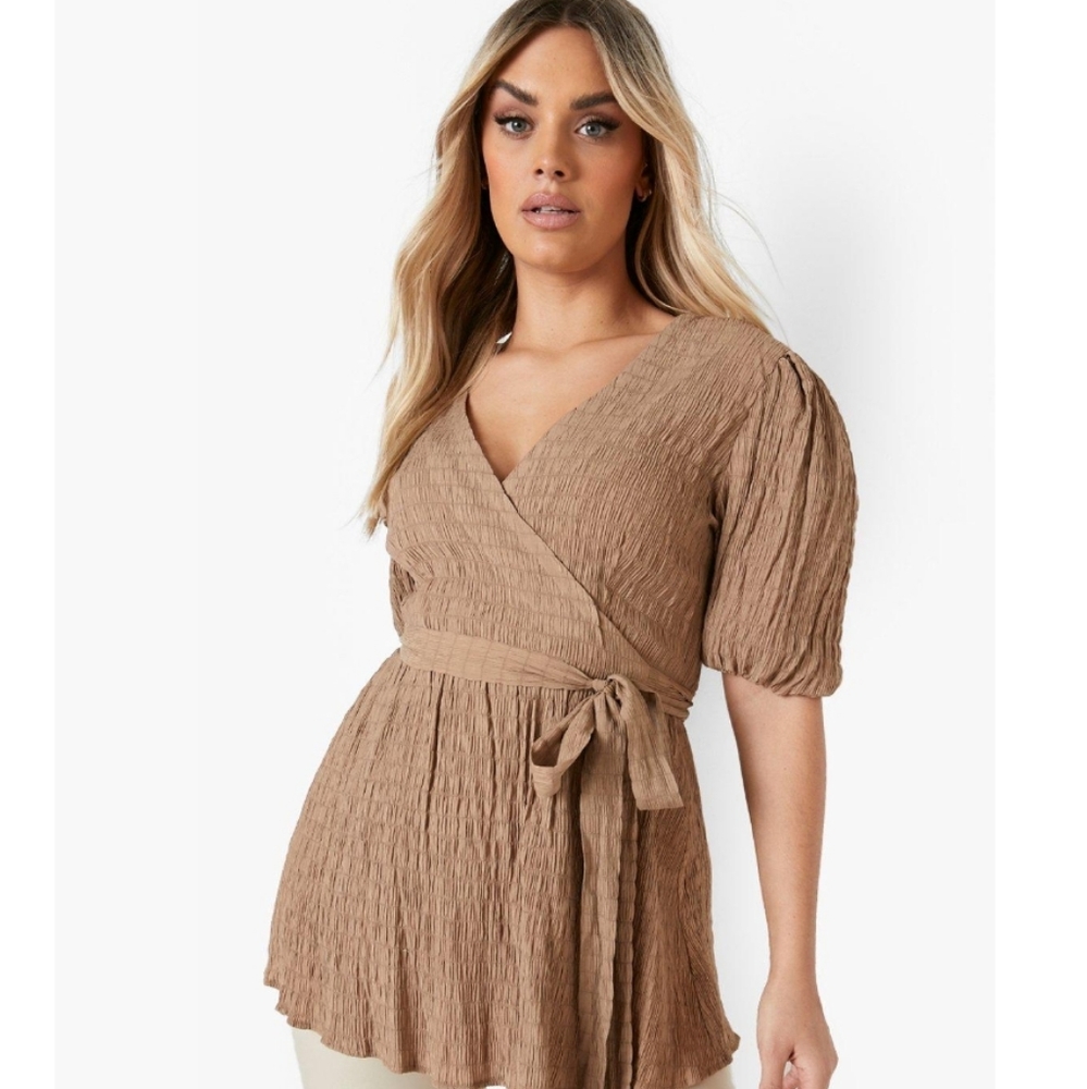 Boohoo Plus Size ➕️ Wrap Peplum Top